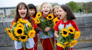 Girlguides-sunflowers-Facebook