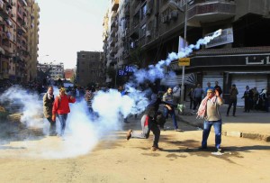 Egitto, scontri al Cairo tra sostenitori Morsi e forze di sicurezza
