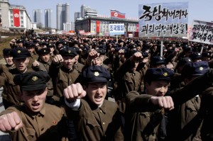 Corea Nord, marcia in supporto del leader Kim Jong Un