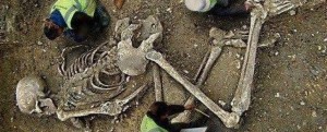 scheletro-gigante1-940x380