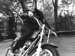 steve-mcqueen-riding-motorcycle-bullitt-746212763-1