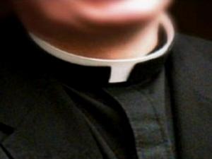 colletto prete sacerdote chiesa religione clergymen