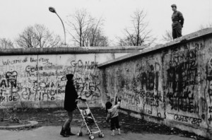 Caduta-del-muro-di-Berlino_-1989