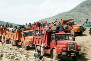 1280px-kurdish_refugees_travel_by_truck_turkey_1991