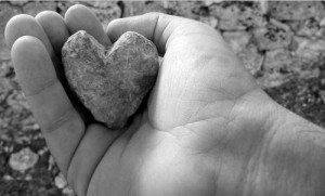 cuore-indurito-pietra