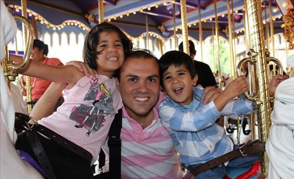 pastor-saeed-abedini-and-his-two-children-in-this-undated-photo